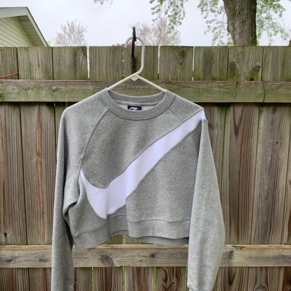 Nike Gray Crop top crewneck